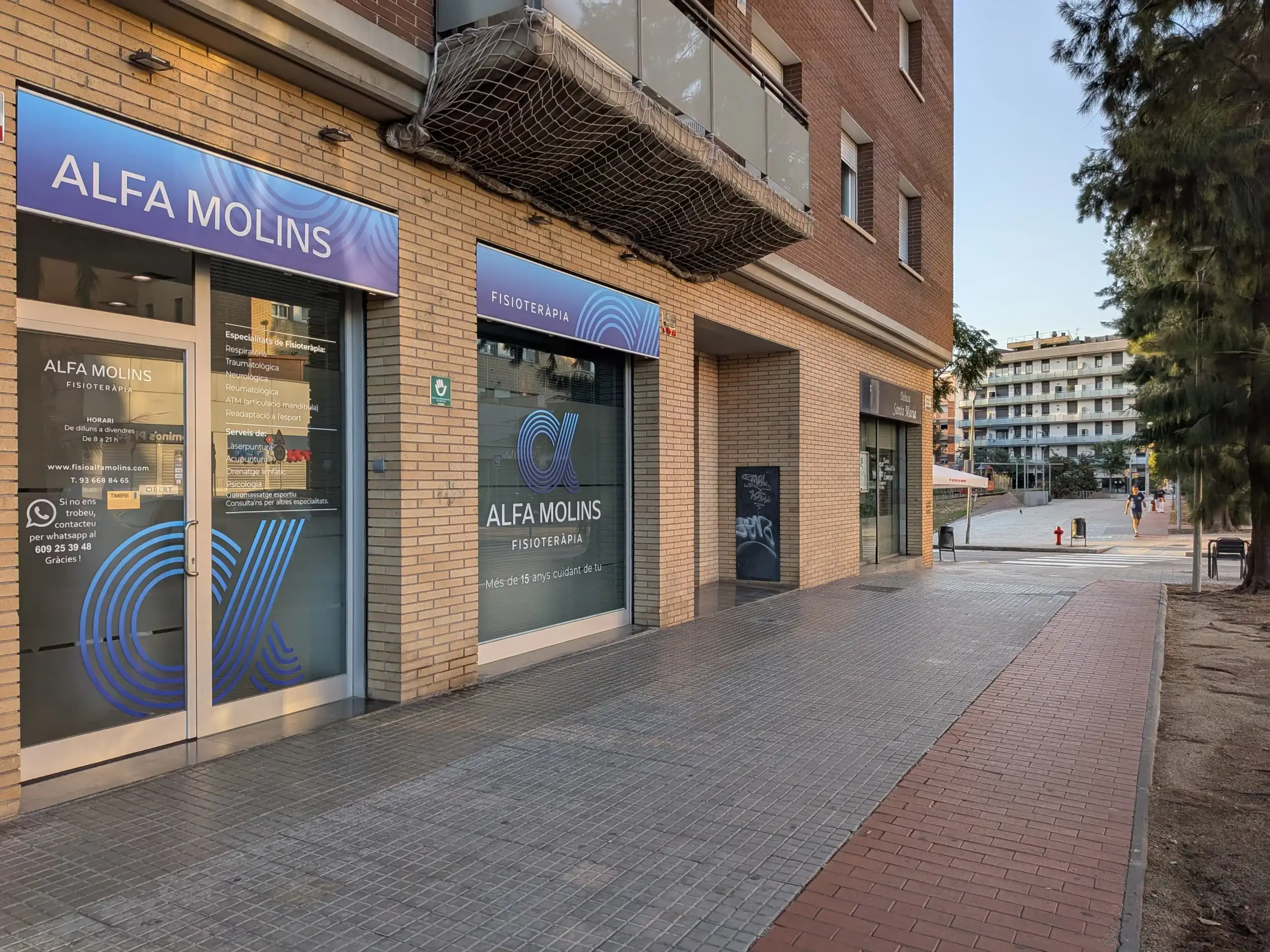 Exterior del centre Alfa Molins