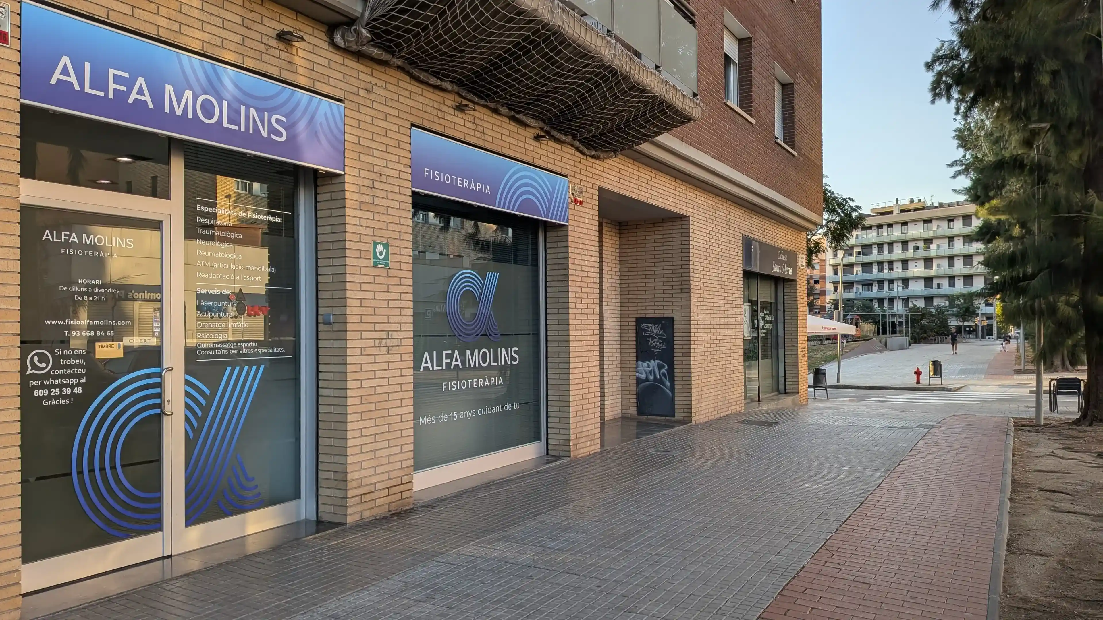 Fachada de la clínica
